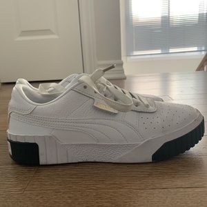 White puma sneakers 🤍